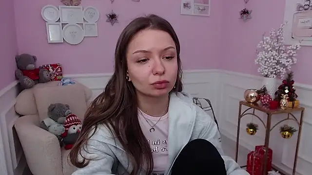 LucySkilar online show from January 6, 2026, 6:39 am