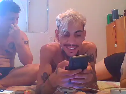 PitbullDiablo1 online show from November 16, 2025, 6:45 pm