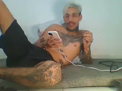 PitbullDiablo1 online show from November 4, 2025, 6:50 am