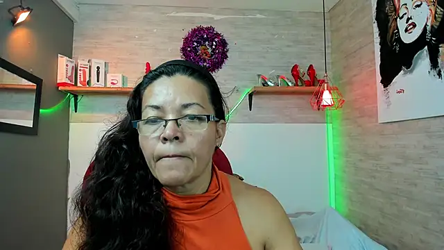 Snapshot of MaturePure chatting on December 15, 2025, 8:14 pm MaturePure online show from December 15, 2025, 8:14 pm