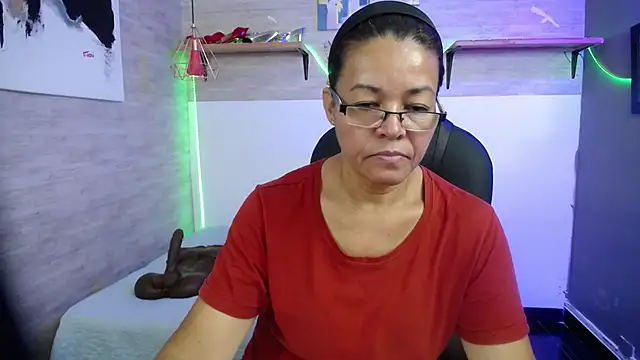 Snapshot of MaturePure chatting on October 16, 2025, 9:34 pm MaturePure online show from October 16, 2025, 9:34 pm