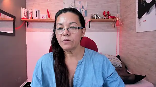 Snapshot of MaturePure chatting on December 2, 2025, 7:37 pm MaturePure online show from December 2, 2025, 7:37 pm