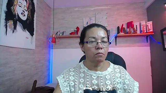 Snapshot of MaturePure chatting on November 2, 2025, 7:30 pm MaturePure online show from November 2, 2025, 7:30 pm