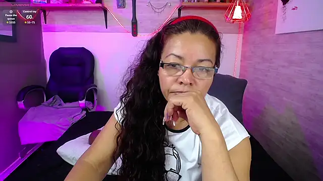 Snapshot of MaturePure chatting on September 21, 2025, 2:55 pm MaturePure online show from September 21, 2025, 2:55 pm