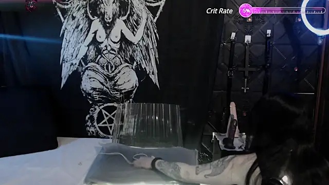 Snapshot of Evil_Queen_666 chatting on February 15, 2025, 7:38 am Evil Queen 666 online show from February 15, 2025, 7:38 am