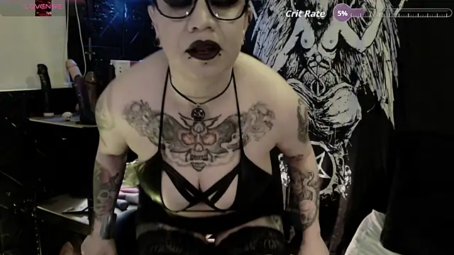 Snapshot of Evil_Queen_666 chatting on May 30, 2026, 7:58 am Evil Queen 666 online show from May 30, 2026, 7:58 am