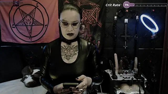 Snapshot of Evil_Queen_666 chatting on September 14, 2025, 6:47 am Evil Queen 666 online show from September 14, 2025, 6:47 am