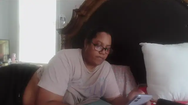 ebonyred online show from March 28, 2026, 7:48 pm