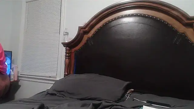 ebonyred online show from September 18, 2025, 3:09 am