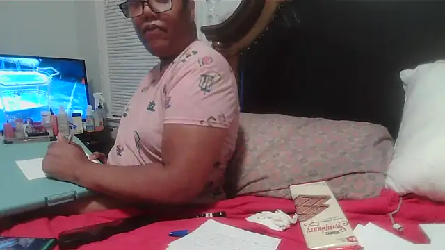 Snapshot of ebonyred chatting on April 24, 2026, 1:29 am ebonyred online show from April 24, 2026, 1:29 am