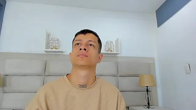 AgarEvans online show from December 3, 2025, 4:13 am