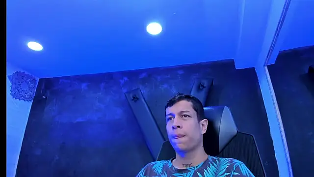 Snapshot of AgarEvans chatting on February 19, 2026, 4:31 am AgarEvans online show from February 19, 2026, 4:31 am