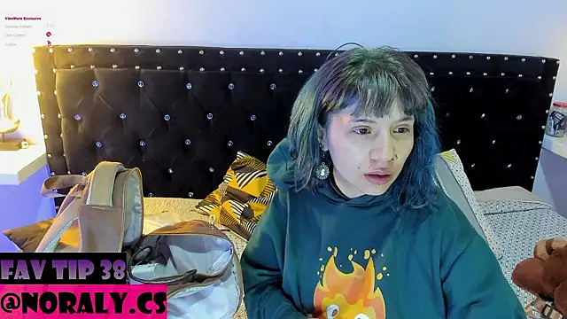 Snapshot of hey_noraly chatting on March 16, 2026, 4:09 am hey noraly online show from March 16, 2026, 4:09 am