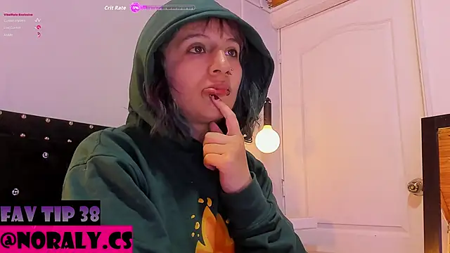 Snapshot of hey_noraly chatting on March 31, 2026, 4:03 am hey noraly online show from March 31, 2026, 4:03 am