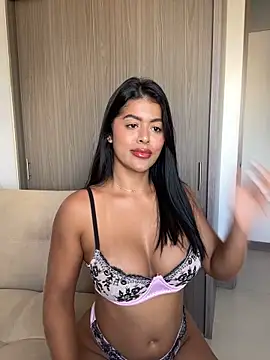 MelissaWaltton online show from November 8, 2025, 8:23 pm