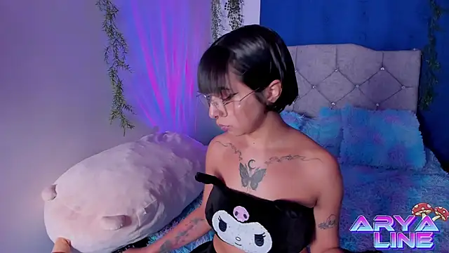 Snapshot of arysUwU chatting on March 21, 2025, 5:32 am arysUwU online show from March 21, 2025, 5:32 am