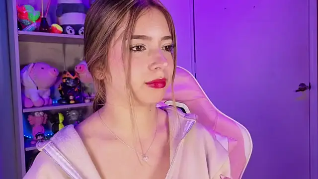 EmilyMiller  online show from February 3, 2026, 4:12 pm