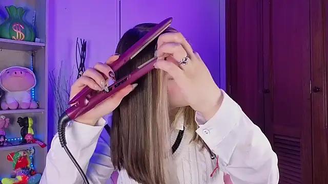 EmilyMiller  online show from September 14, 2025, 6:19 pm