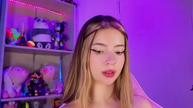 EmilyMiller  online show from February 2, 2026, 4:06 pm