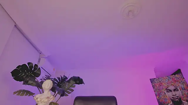 Taylor  foxxx online show from March 4, 2025, 4:17 am