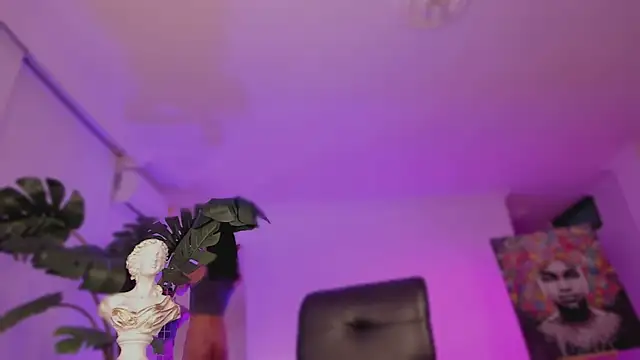 Taylor  foxxx online show from February 24, 2025, 7:11 am