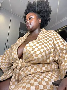 Snapshot of Honeycoco0211 chatting on April 13, 2026, 5:55 am Honeycoco0211 online show from April 13, 2026, 5:55 am