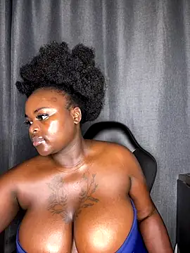 Snapshot of Honeycoco0211 chatting on December 15, 2025, 3:23 am Honeycoco0211 online show from December 15, 2025, 3:23 am