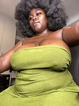 Snapshot of Honeycoco0211 chatting on April 12, 2026, 7:44 am Honeycoco0211 online show from April 12, 2026, 7:44 am