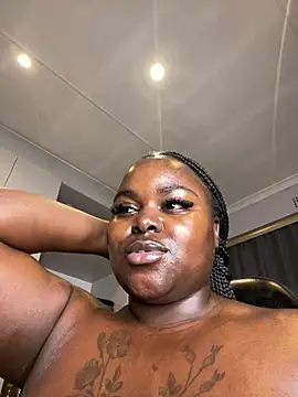 Snapshot of Honeycoco0211 chatting on May 23, 2026, 3:38 am Honeycoco0211 online show from May 23, 2026, 3:38 am