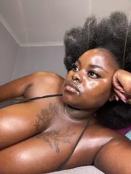 Snapshot of Honeycoco0211 chatting on December 4, 2025, 3:38 am Honeycoco0211 online show from December 4, 2025, 3:38 am