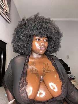 Snapshot of Honeycoco0211 chatting on November 3, 2025, 2:39 am Honeycoco0211 online show from November 3, 2025, 2:39 am