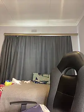 Snapshot of Honeycoco0211 chatting on April 1, 2026, 7:10 am Honeycoco0211 online show from April 1, 2026, 7:10 am