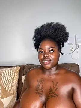 Snapshot of Honeycoco0211 chatting on March 28, 2026, 6:14 am Honeycoco0211 online show from March 28, 2026, 6:14 am