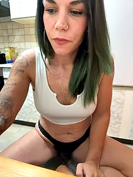 Snapshot of Lady_Knaller chatting on October 11, 2025, 7:59 pm Lady Knaller online show from October 11, 2025, 7:59 pm