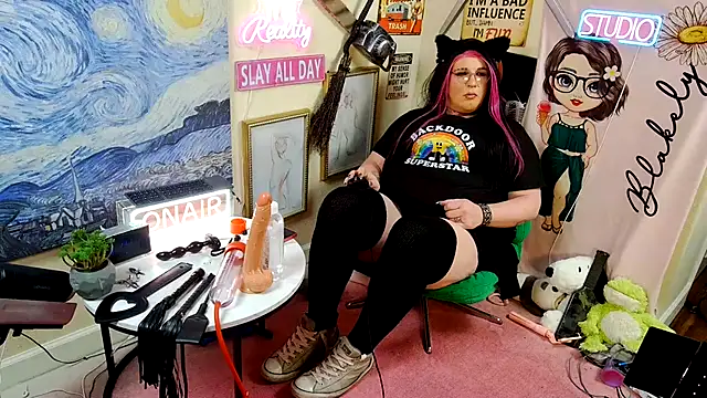 Snapshot of Blakelytgirl chatting on April 18, 2026, 5:43 am Blakelytgirl online show from April 18, 2026, 5:43 am