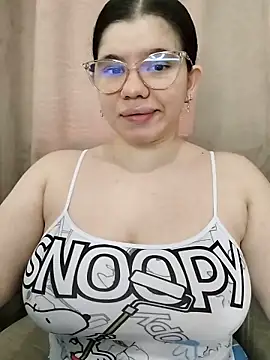 Danzel1105 online show from November 28, 2025, 2:39 pm