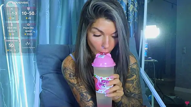 Snapshot of tattooedBabyy chatting on November 21, 2025, 9:19 am tattooedBabyy online show from November 21, 2025, 9:19 am