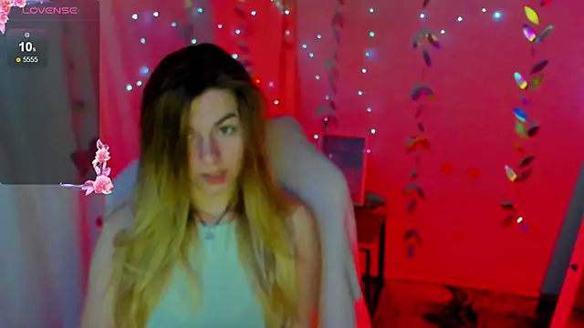 Snapshot of Sweet_me_ chatting on July 2, 2026, 5:35 am Sweet me online show from July 2, 2026, 5:35 am