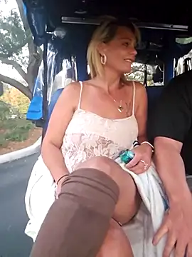 Snapshot of Dixiefaye_Pika chatting on November 17, 2025, 10:36 pm Dixiefaye Pika online show from November 17, 2025, 10:36 pm