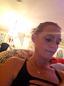 Snapshot of Dixiefaye_Pika chatting on December 16, 2025, 1:32 am Dixiefaye Pika online show from December 16, 2025, 1:32 am