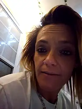 Snapshot of Dixiefaye_Pika chatting on April 21, 2026, 1:42 am Dixiefaye Pika online show from April 21, 2026, 1:42 am