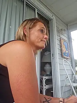 Snapshot of Dixiefaye_Pika chatting on December 1, 2025, 7:37 pm Dixiefaye Pika online show from December 1, 2025, 7:37 pm