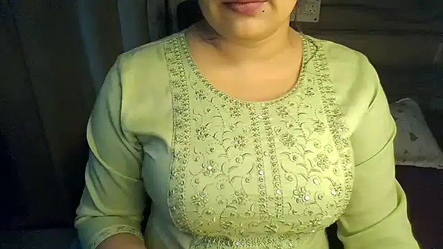 Snapshot of Trezza chatting on October 23, 2025, 6:39 pm Trezza online show from October 23, 2025, 6:39 pm