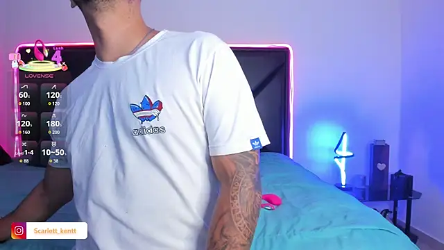 ScarlettAndClark online show from March 17, 2026, 4:48 am