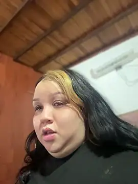 Snapshot of Venus_queenn chatting on June 1, 2026, 2:06 pm Venus queenn online show from June 1, 2026, 2:06 pm