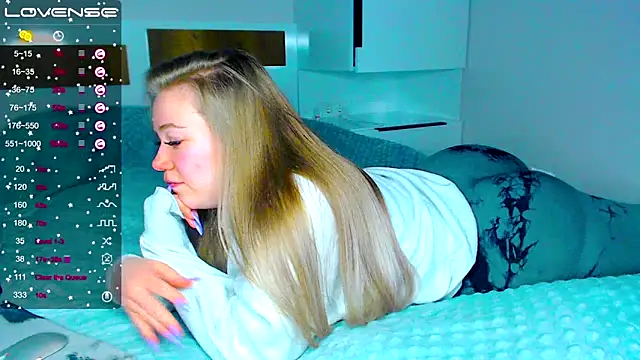 Snapshot of kitti_kaattt chatting on March 22, 2025, 4:24 am kitti kaattt online show from March 22, 2025, 4:24 am