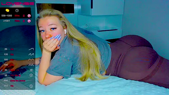 Snapshot of kitti_kaattt chatting on December 2, 2025, 4:25 am kitti kaattt online show from December 2, 2025, 4:25 am