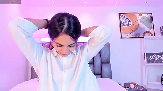 martina mancini online show from November 15, 2025, 1:37 pm