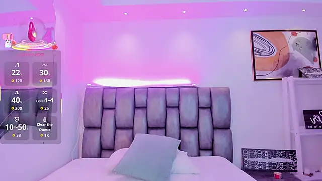 martina mancini online show from September 23, 2025, 12:34 pm