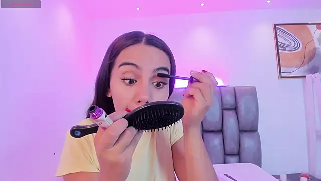 Snapshot of martina_mancini chatting on December 18, 2025, 11:36 am martina mancini online show from December 18, 2025, 11:36 am